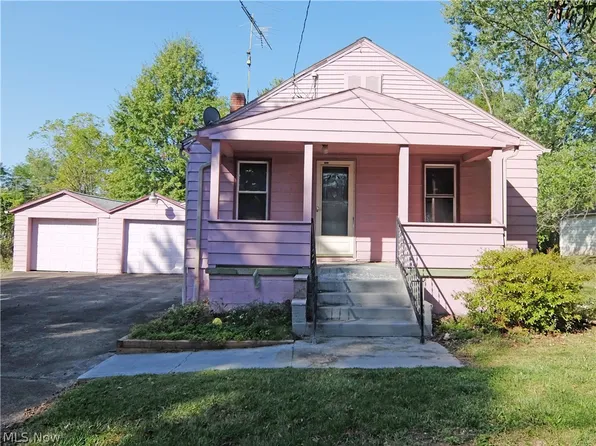 2243 N Glenwood Ave, Niles, OH 44446