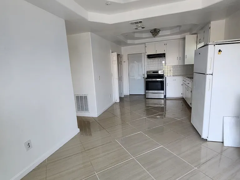 1821 Lirio St — Photo 3