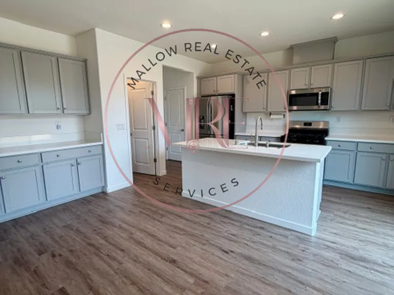 1451 Dunwoody Dr — Photo 10