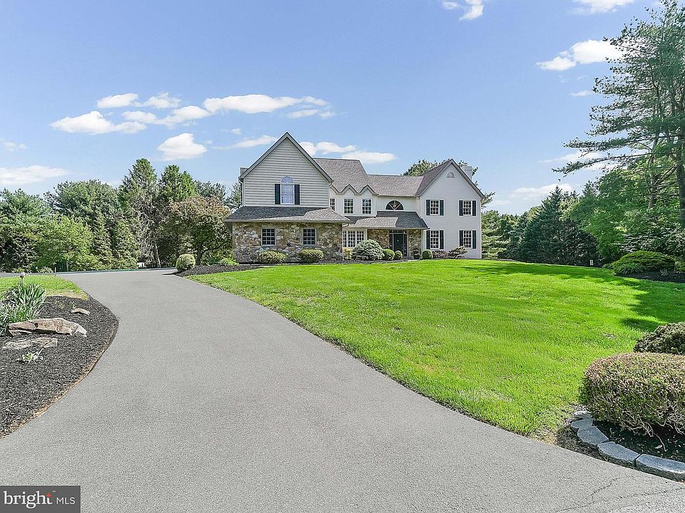1st image of 286 Hickory Dr