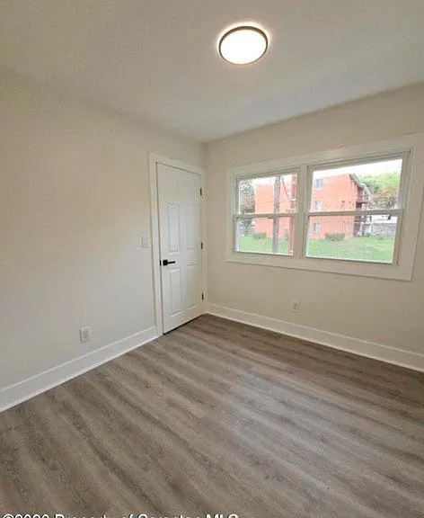 1105 Quincy Ave — Photo 20