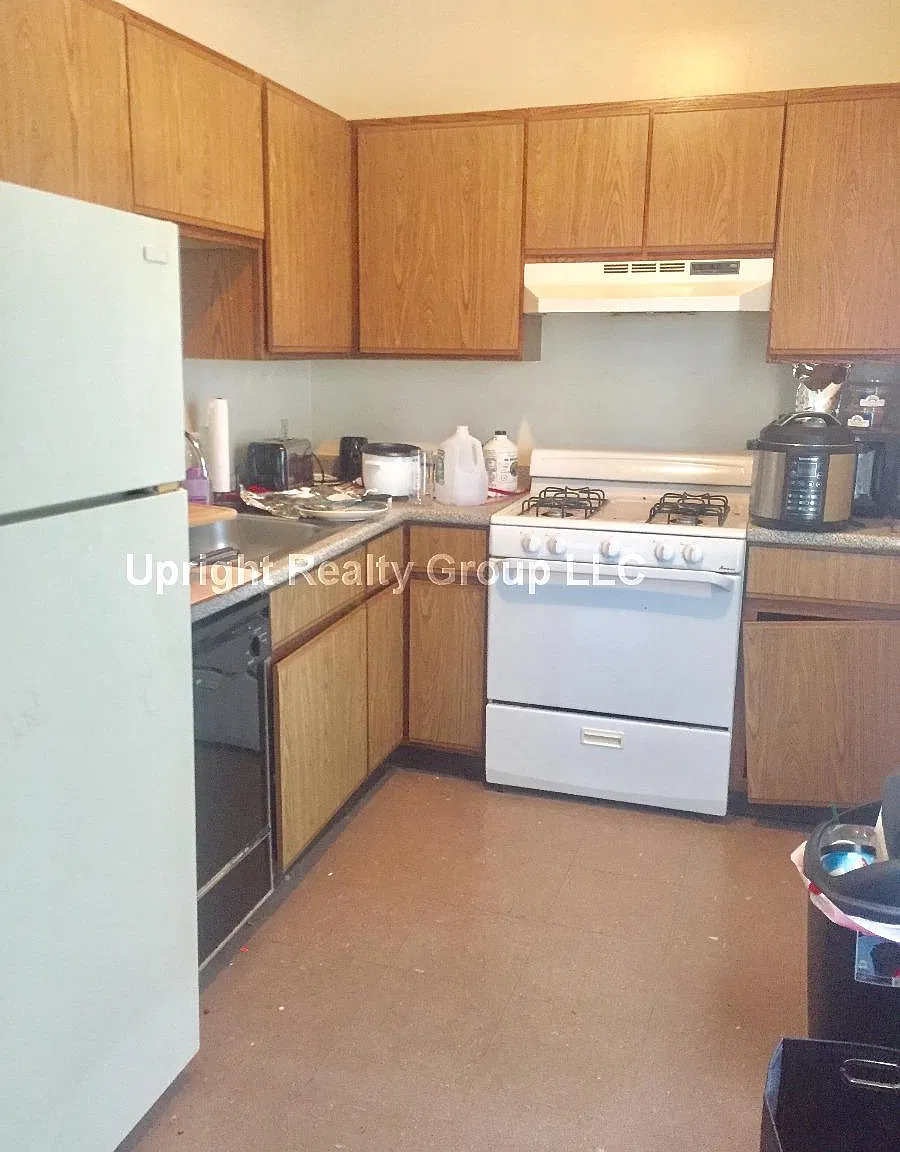 3 bed, 1200 sqft, $2,375 — Photo 1