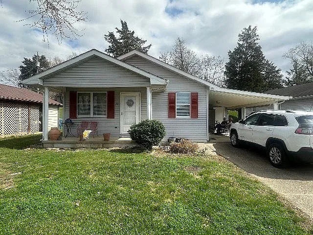 25 Cedar Dr photo 1