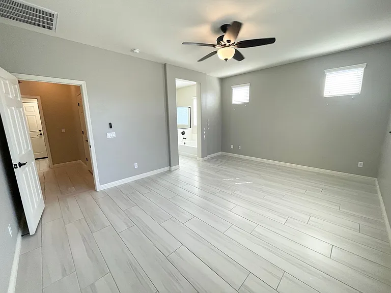 38205 W Montserrat St — Photo 21