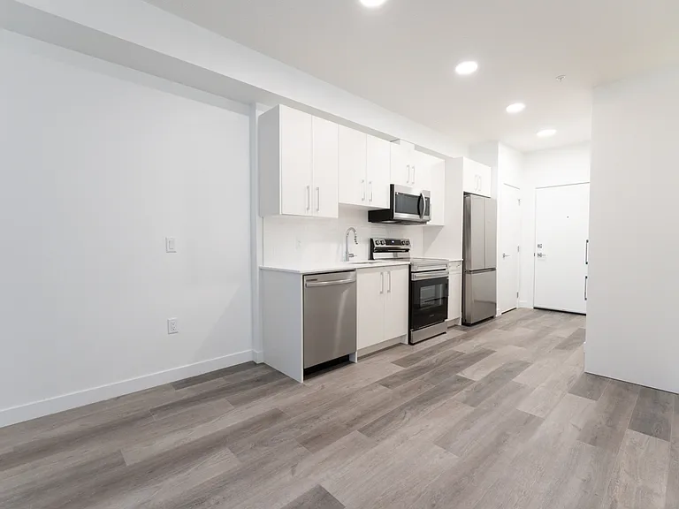612 67th Ave SW — Photo 30