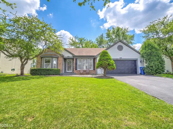 5221 Conifer Ln, Gurnee, IL 60031