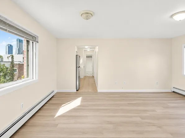 10-54 47th Ave #2, Long Island City, NY 11101