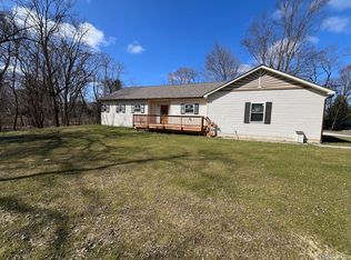 9090 Chilson Rd, Pinckney, MI 48116