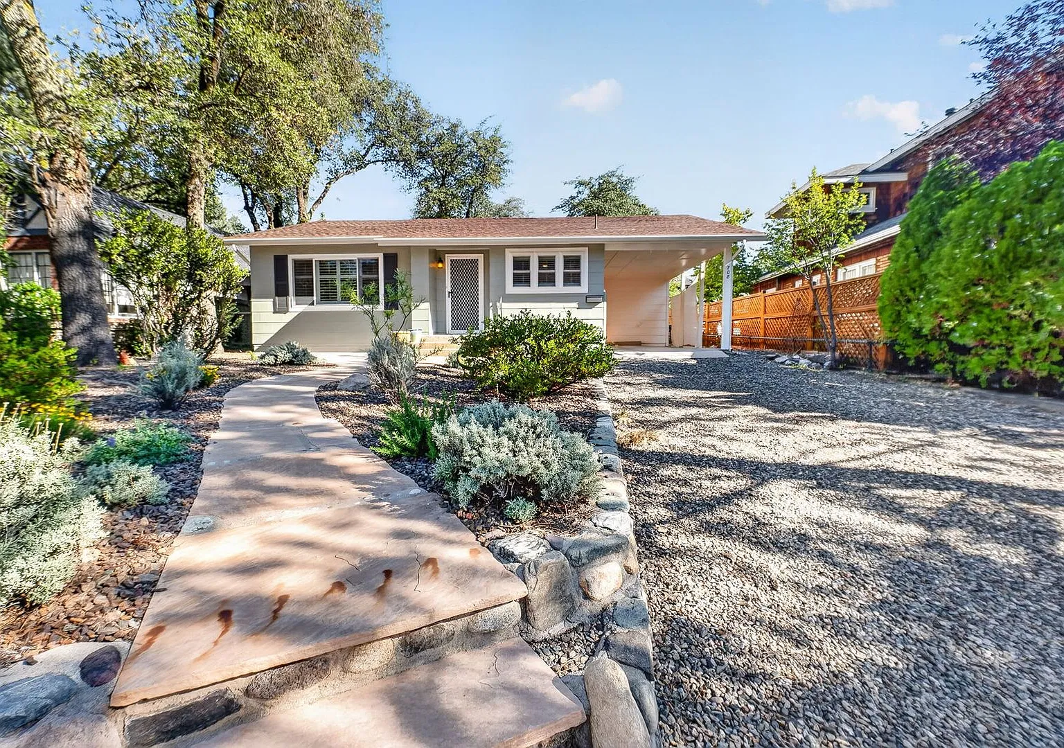 Charming Mid-Century 2 Bedroom + Office/Den/3rd Bedroom ~ Prescott — Photo 1