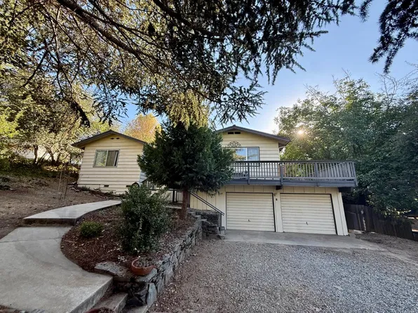 49714 Pierce Dr, Oakhurst, CA 93644
