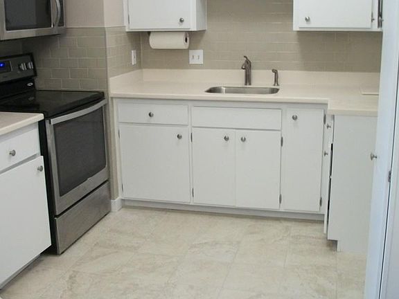 5th image of 802 Willard St Unit E12