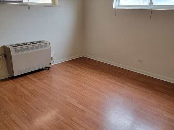 3rd image of 9915 S Wood St #1