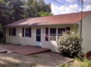 2284 McKees Rocks Rd, Mc Kees Rocks, PA 15136