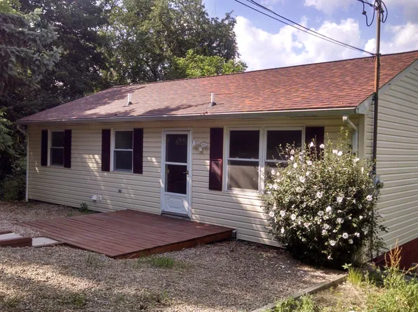 2284 McKees Rocks Rd, Mc Kees Rocks, PA 15136
