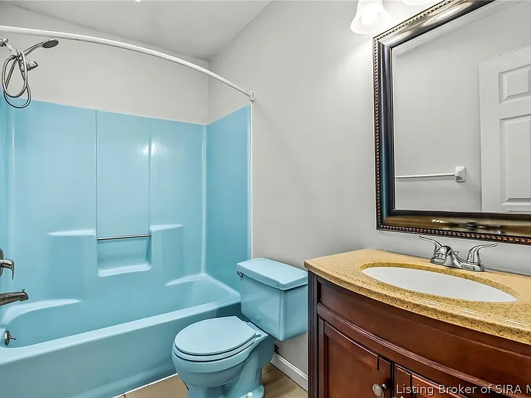 2201 Glenn Abbey — Photo 38