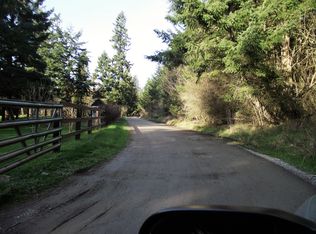 24 E Squire Rd, Coupeville, WA 98239