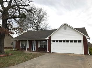 221 Azalea Dr, Greenwood, AR 72936