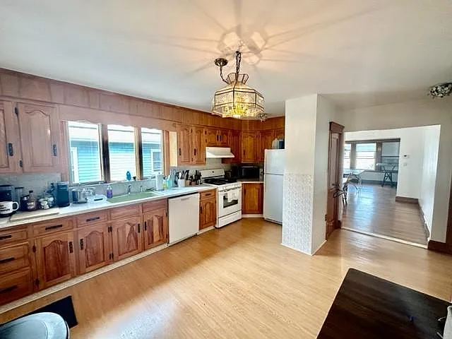 30 Sterling St #2 — Photo 1