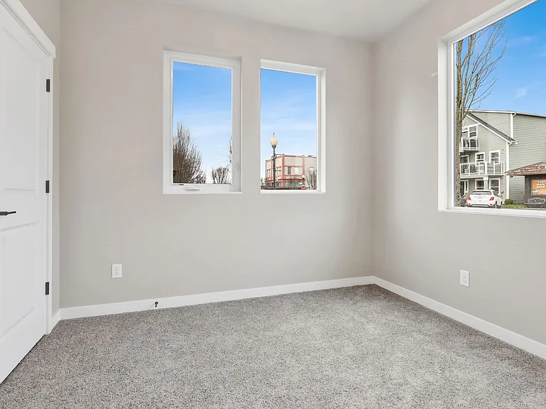 343 Martin St — Photo 28