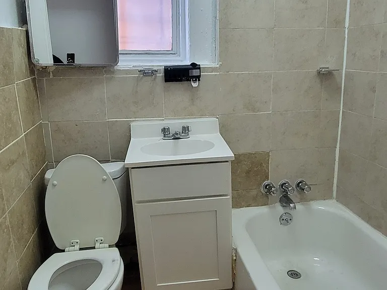 80 Somers St #2 — Photo 4