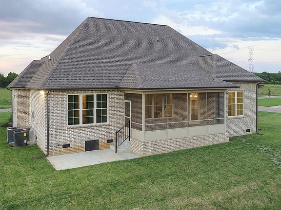 4th image of 1570 Northside Dr