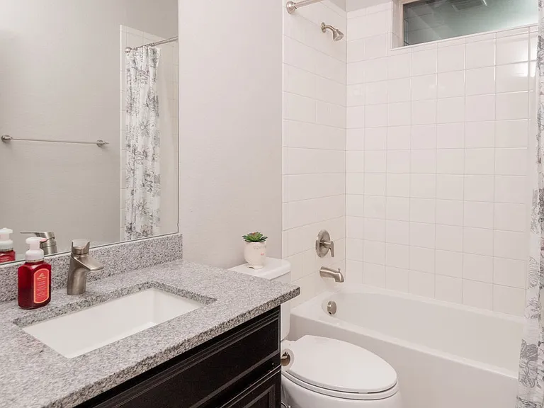1385 W 66th Pl — Photo 26