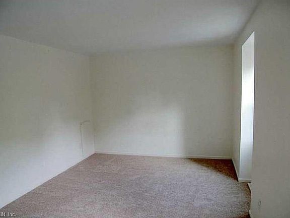 3rd image of 14567 Old Courthouse Way Unit B