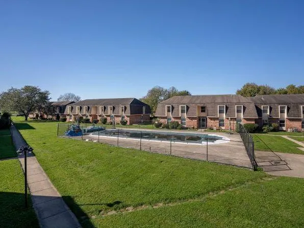 Englewood Villas & Residences, 507 S Main St #1, Englewood, OH 45322