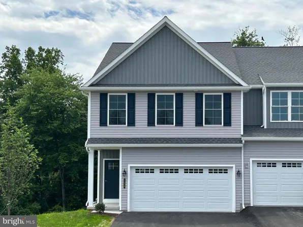 134 Magnolia Dr, Middletown, PA 17057