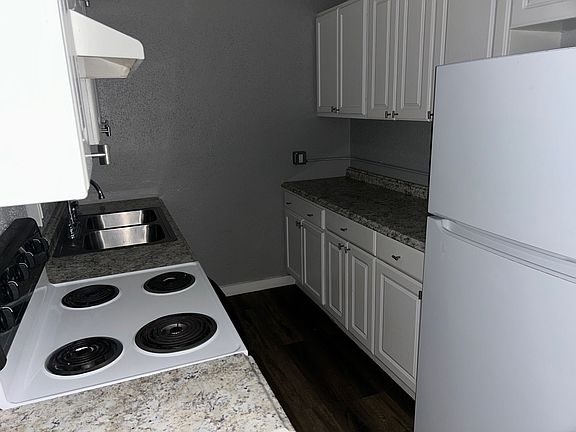 3rd image of 294 W Wood St #294