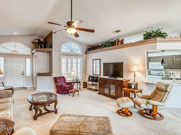 5th image of 2404 Dawn Dr