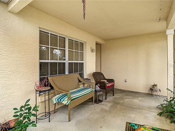 4th image of 701 Santa Barbara Dr