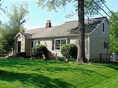 1st image of 3318 E Chandler Ave