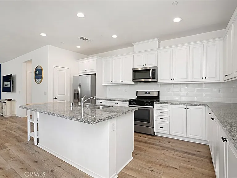 3305 E Midsummer Privado — Photo 15