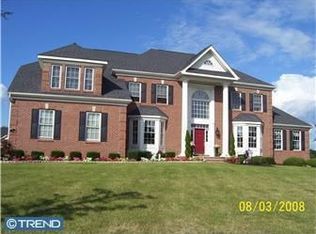 8 Sienna Cir, Warminster, PA 18974