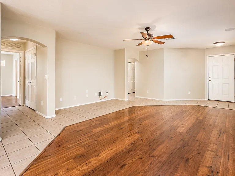 17429 W Watson Ln — Photo 18