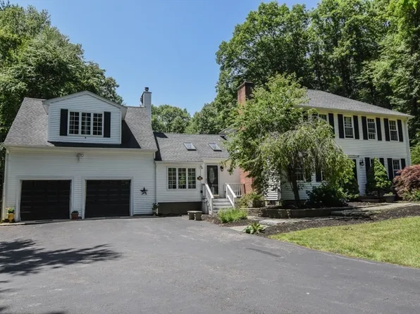 359 SE Main St, Douglas, MA 01516