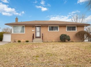 12 Curtis Ave, London, ON N5Z 4G1