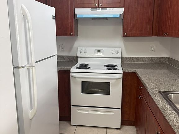 2nd image of 2461 W 78th St APT 103
