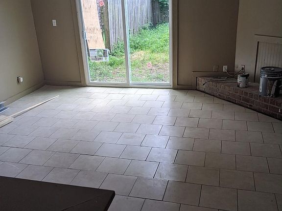 5th image of 7118 Barrington Ct