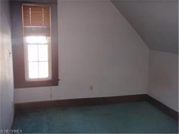 4th image of 19 Halls Heights Ave #19