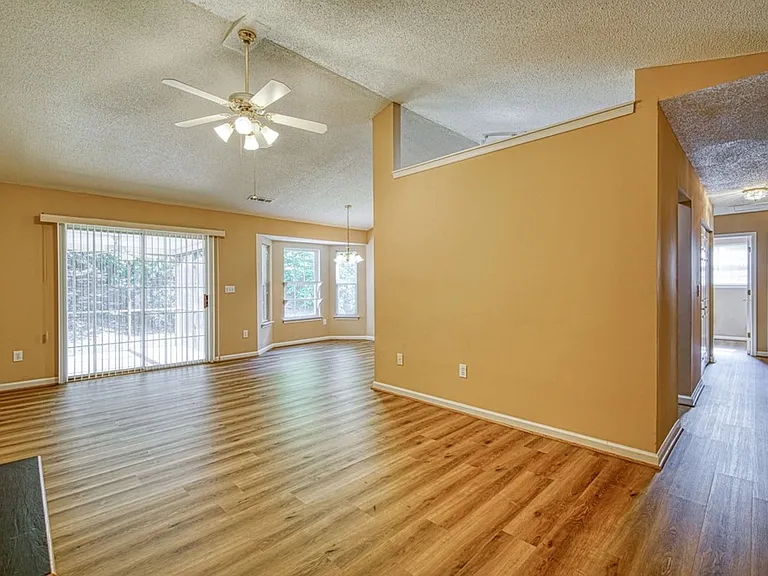 17 Waterfield Ct — Photo 22