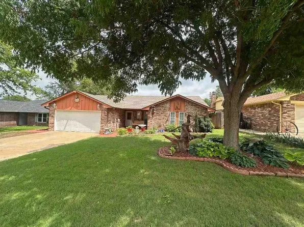 2107 Bainbridge Ave, Ponca City, OK 74604