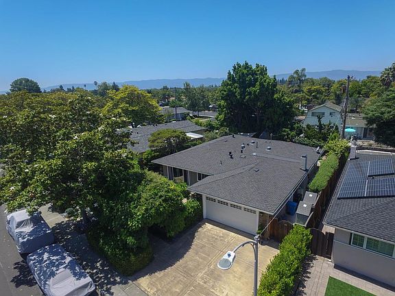 3rd image of 2318 Stanford Pl