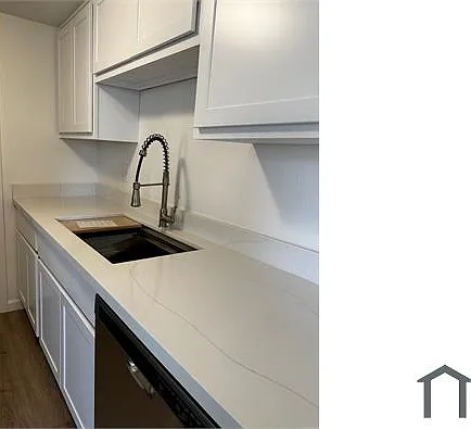 3 bed, 1008 sqft, $2,150 — Photo 3