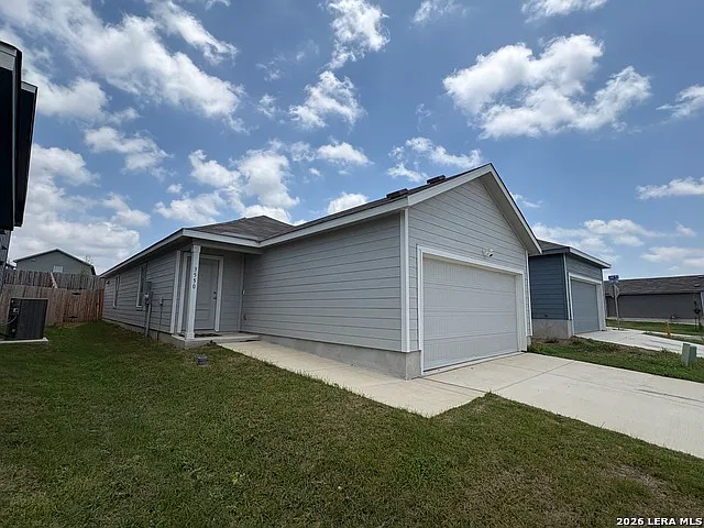 3 bed, 2.0 bath, 1213 sqft, $1,750 — Photo 2