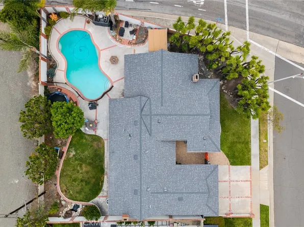 5471 Meadowlark Dr, Huntington Beach, CA 92649