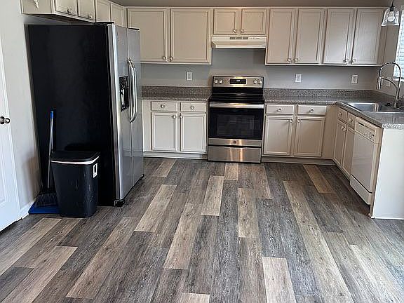 5th image of 3675 Roseman Lndg
