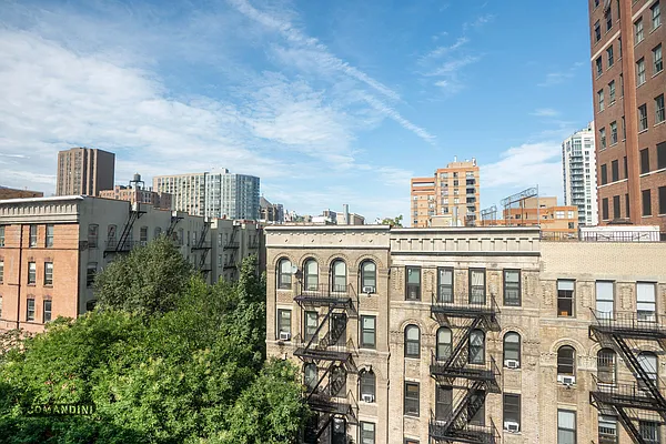 Rented by Keller Williams NYC | media 19