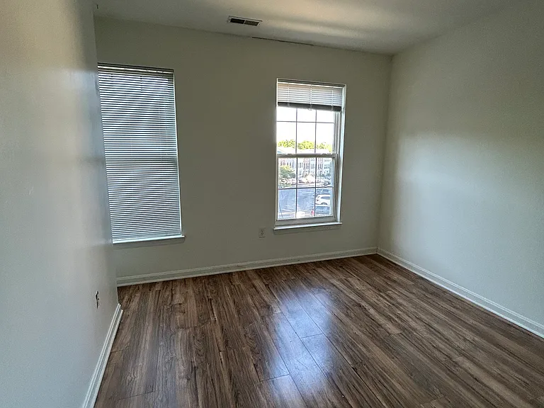529 Ellison Ct — Photo 14